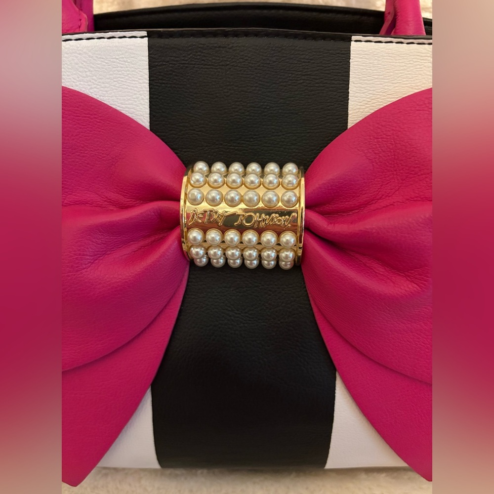 Betsey Johnson Black and Pink Bow Shoulder Bag - Picture 3 of 11